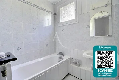 Salle de bain; carrelage, lumière naturelle