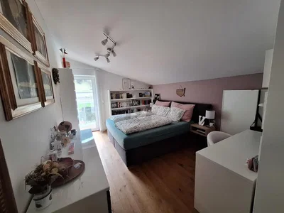 Chambre; parquet, lumière naturelle
