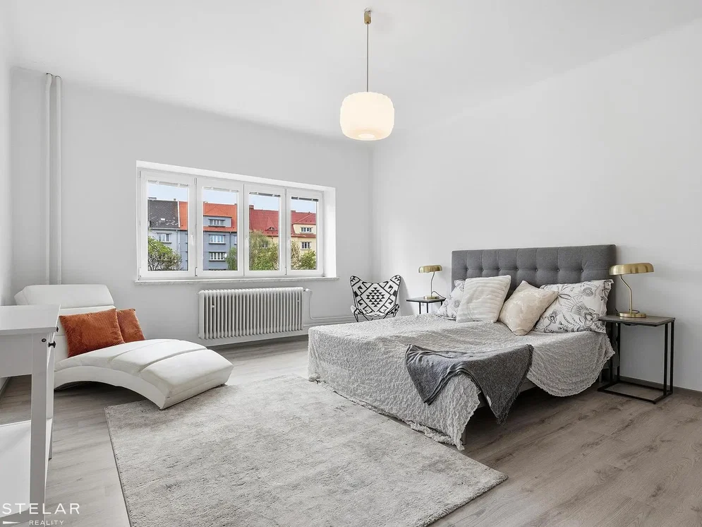 Slaapkamer; natuurlijk licht, houten vloer