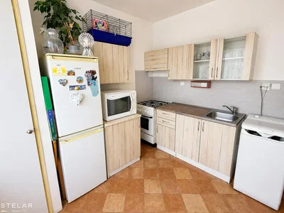 Kitchen; kitchen appliances, tile floor