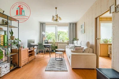 Wohnzimmer; holzboden, tageslicht, moderner stil