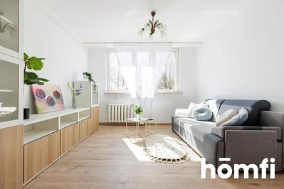 Soggiorno; luce naturale, pavimento in legno, stile moderno
