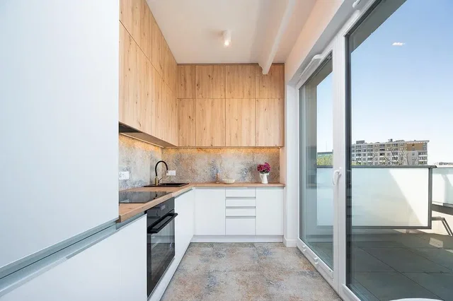Cocina; electrodomésticos, luz natural, vista