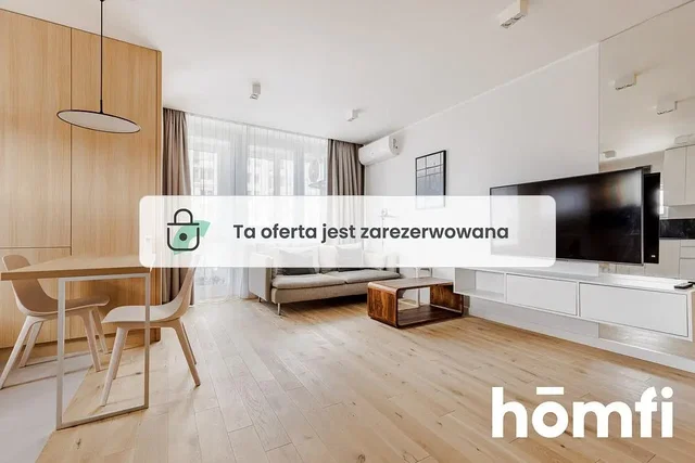 Living room; wood floor, natural light, modern style