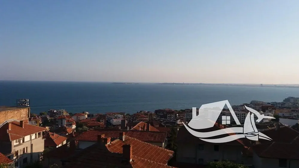Casa e arredores; vista