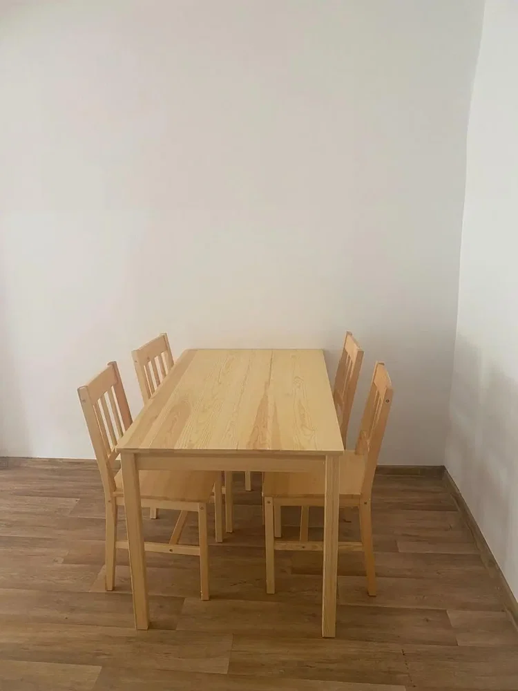 Inne; podłoga drewniana, światło dzienne