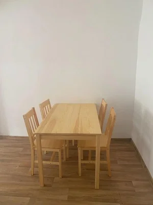 Inne; podłoga drewniana, światło dzienne