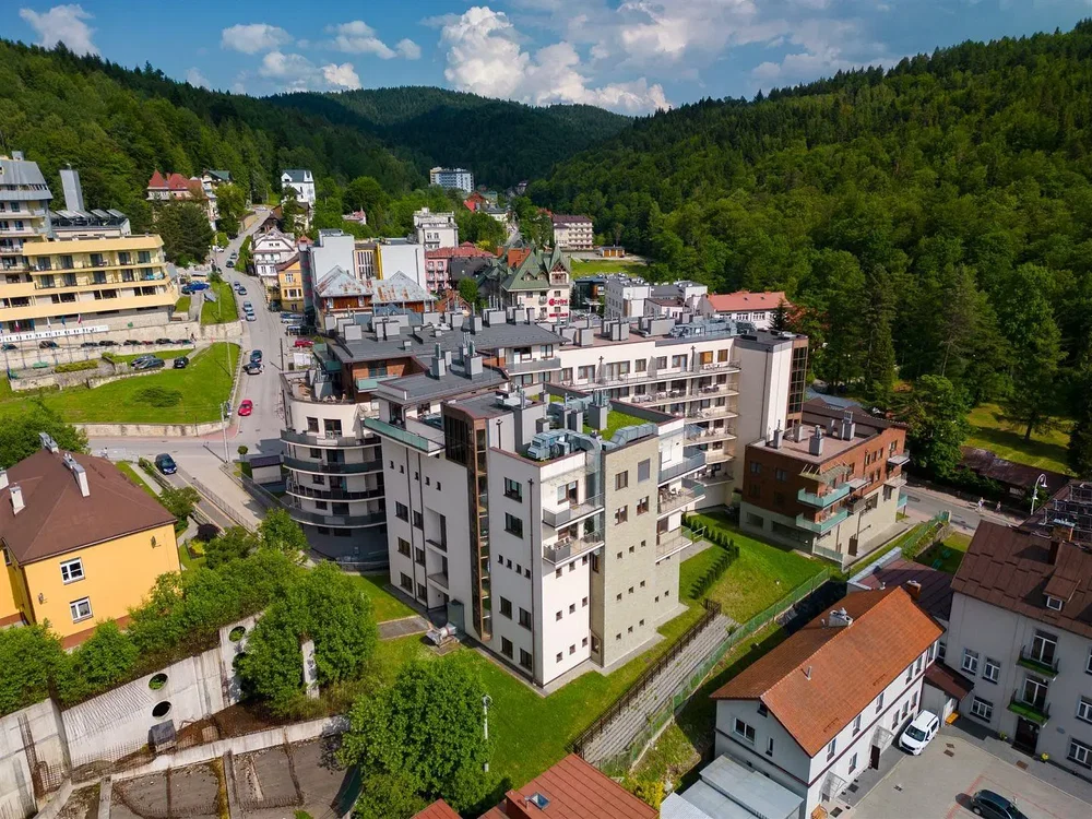 Hiša in okolica