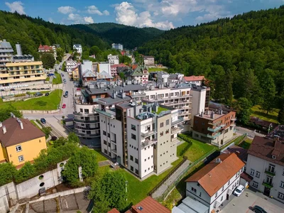Hiša in okolica