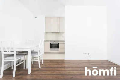 Cuisine; parquet, lumière naturelle, électroménager