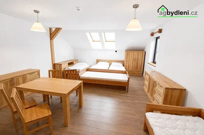 Chambre; parquet, lumière naturelle