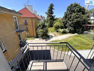 Balcon; vue, lumière naturelle