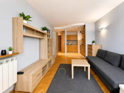 Salon; parquet, lumière naturelle, style moderne