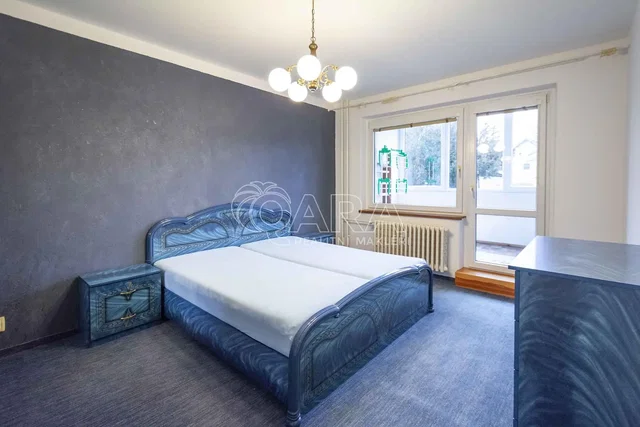 Camera da letto; luce naturale, pavimento in legno