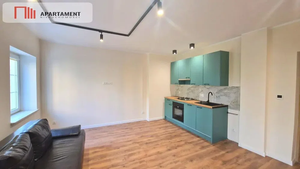 Wohnzimmer; küchengeräte, tageslicht, holzboden, renoviert