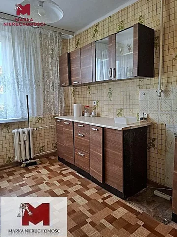 Кухиња; плочице, потребна реновација