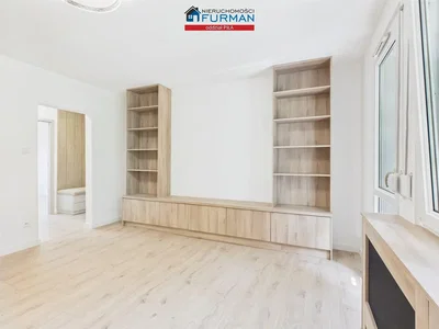 Wohnzimmer; holzboden, tageslicht, renoviert