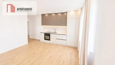 Küche; küchengeräte, holzboden, tageslicht, renoviert