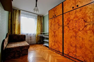 Wohnzimmer; holzboden, tageslicht