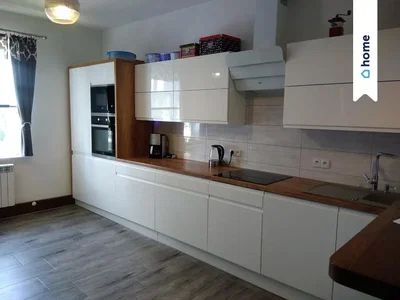 Кухиња; кухињски апарати, плочице, природно светло