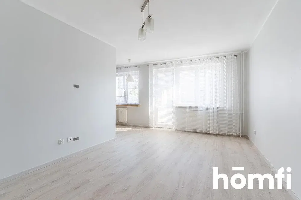 Wohnzimmer; tageslicht, holzboden, renoviert