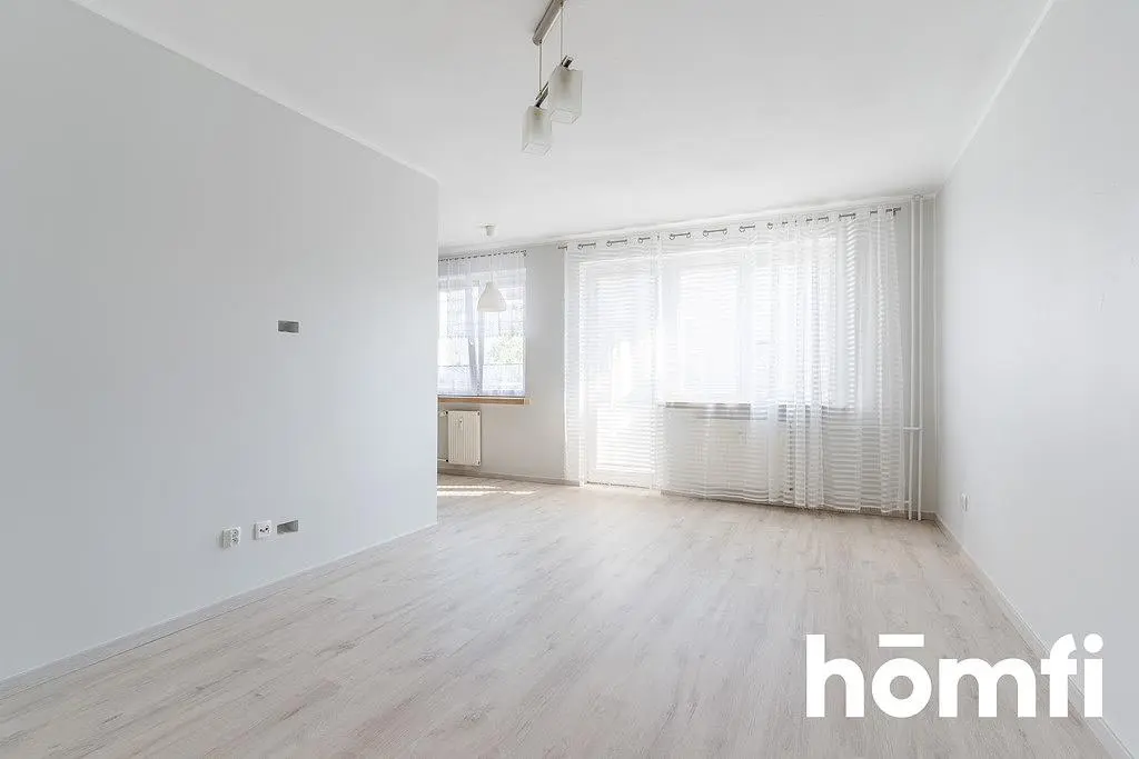 Wohnzimmer; tageslicht, holzboden, renoviert