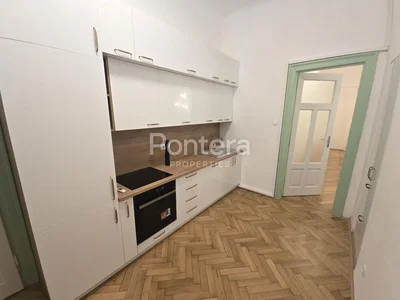 Küche; küchengeräte, holzboden
