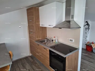 Cuisine; électroménager, carrelage, parquet, rénové, lumière naturelle