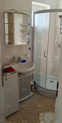 Bagno; pavimento in piastrelle, necessita ristrutturazione