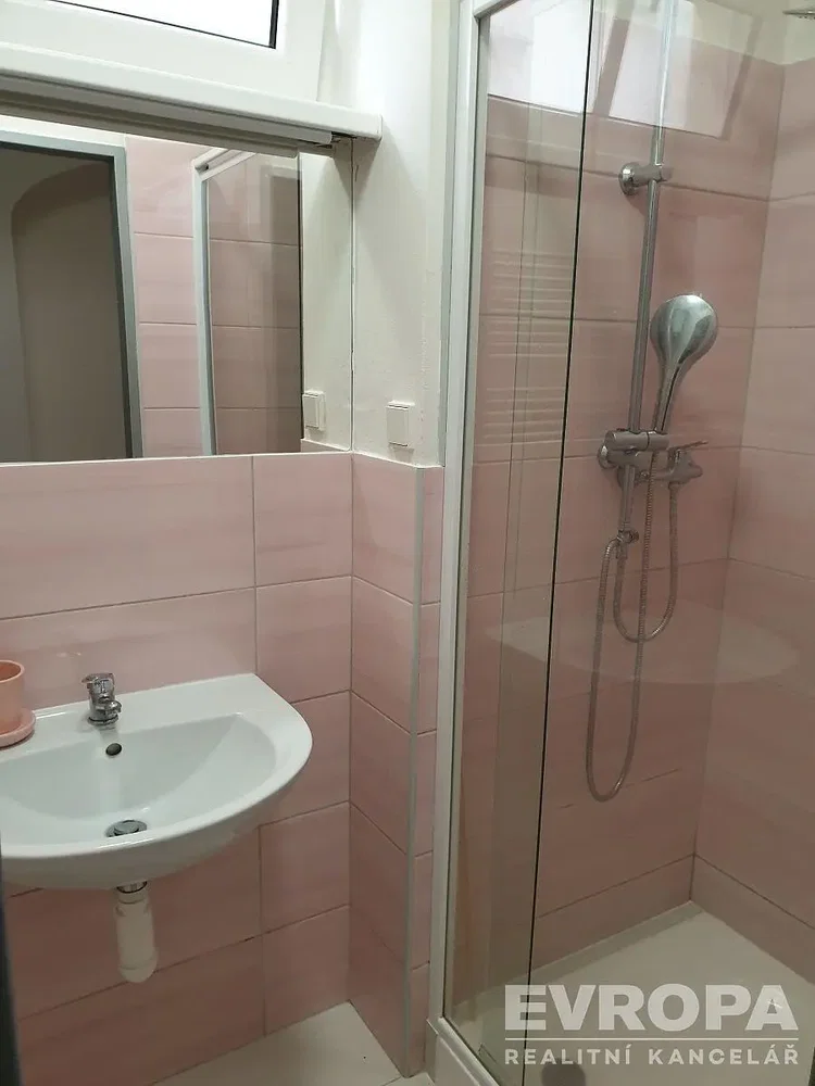 Banyo; fayans zemin