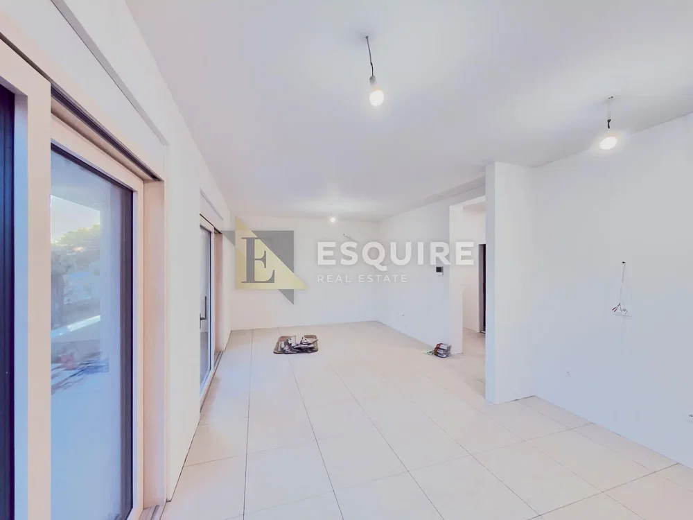 Other; tile floor, needs renovation, natural light