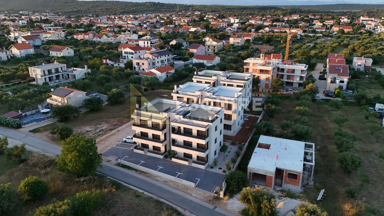 House and surroundings