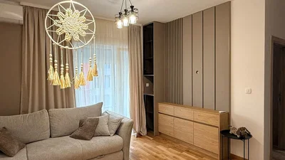 Soggiorno; luce naturale, stile moderno, pavimento in legno