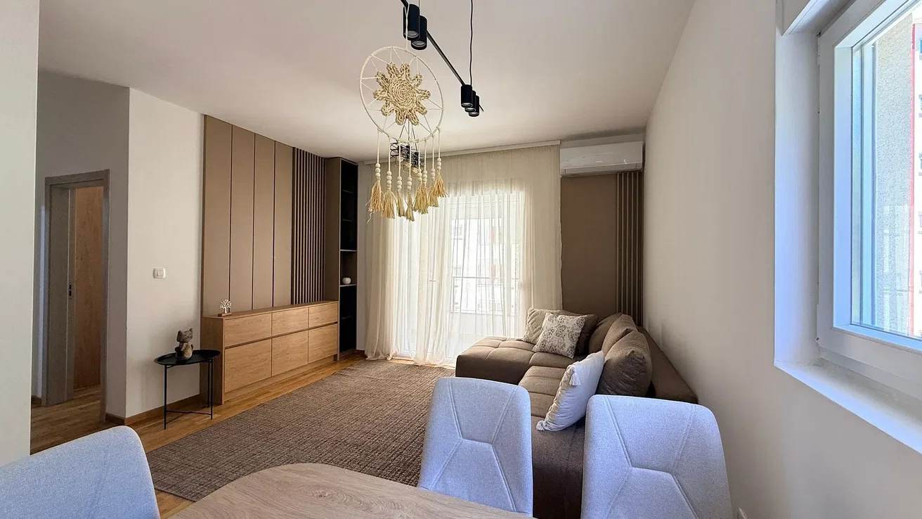 Soggiorno; luce naturale, stile moderno
