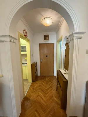 Altro; pavimento in legno, luce naturale