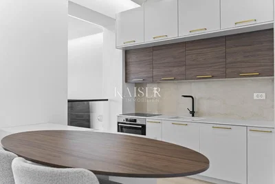 Cucina; elettrodomestici, ristrutturato, luce naturale