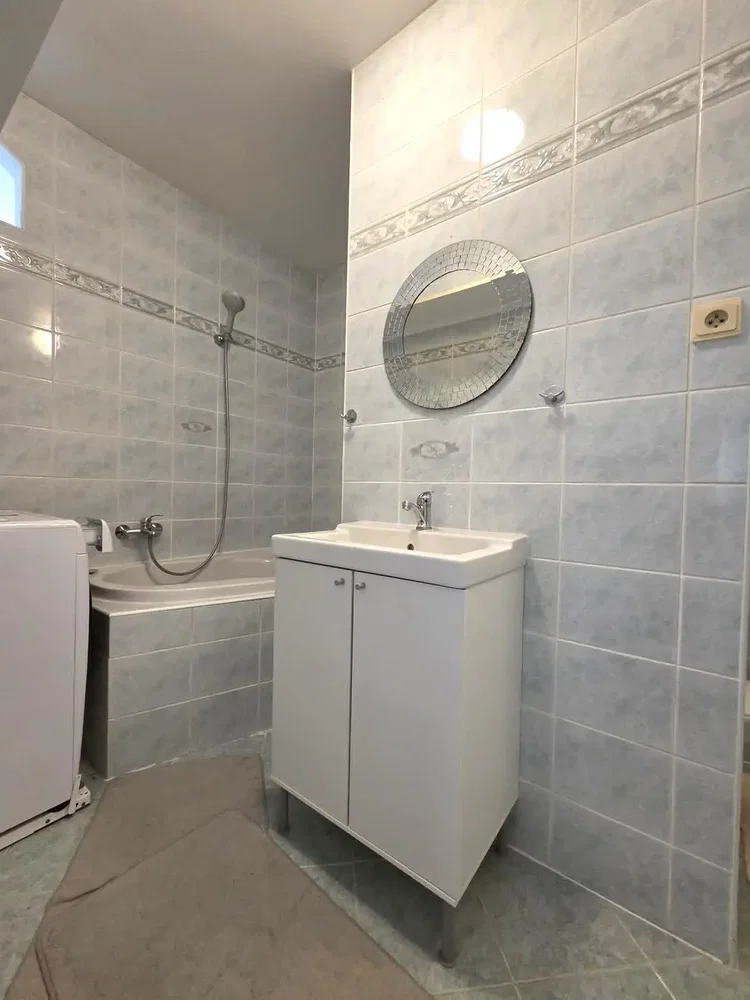 Bagno; pavimento in piastrelle