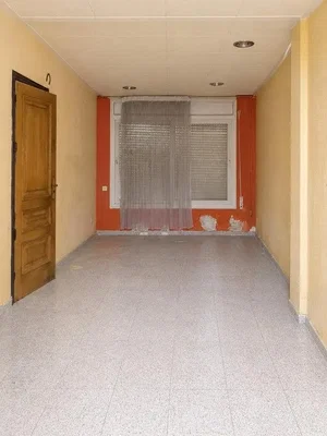 Ostatní; dlažba, nutná rekonstrukce, přirozené světlo
