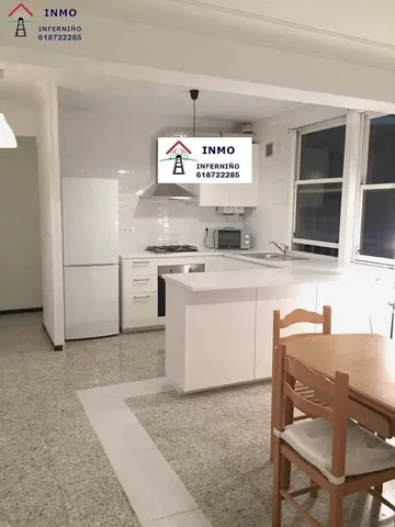 Küche; küchengeräte, fliesenboden, tageslicht