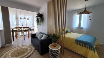 Schlafzimmer; tageslicht, holzboden