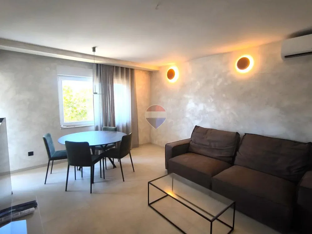 Soggiorno; luce naturale, stile moderno