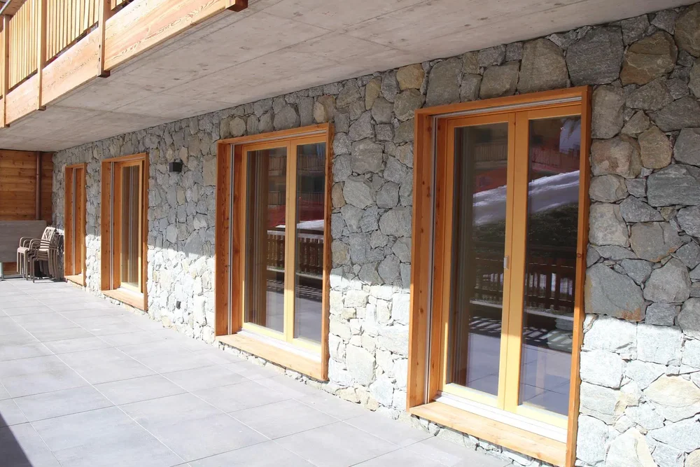 Terrazza; luce naturale, travi in legno