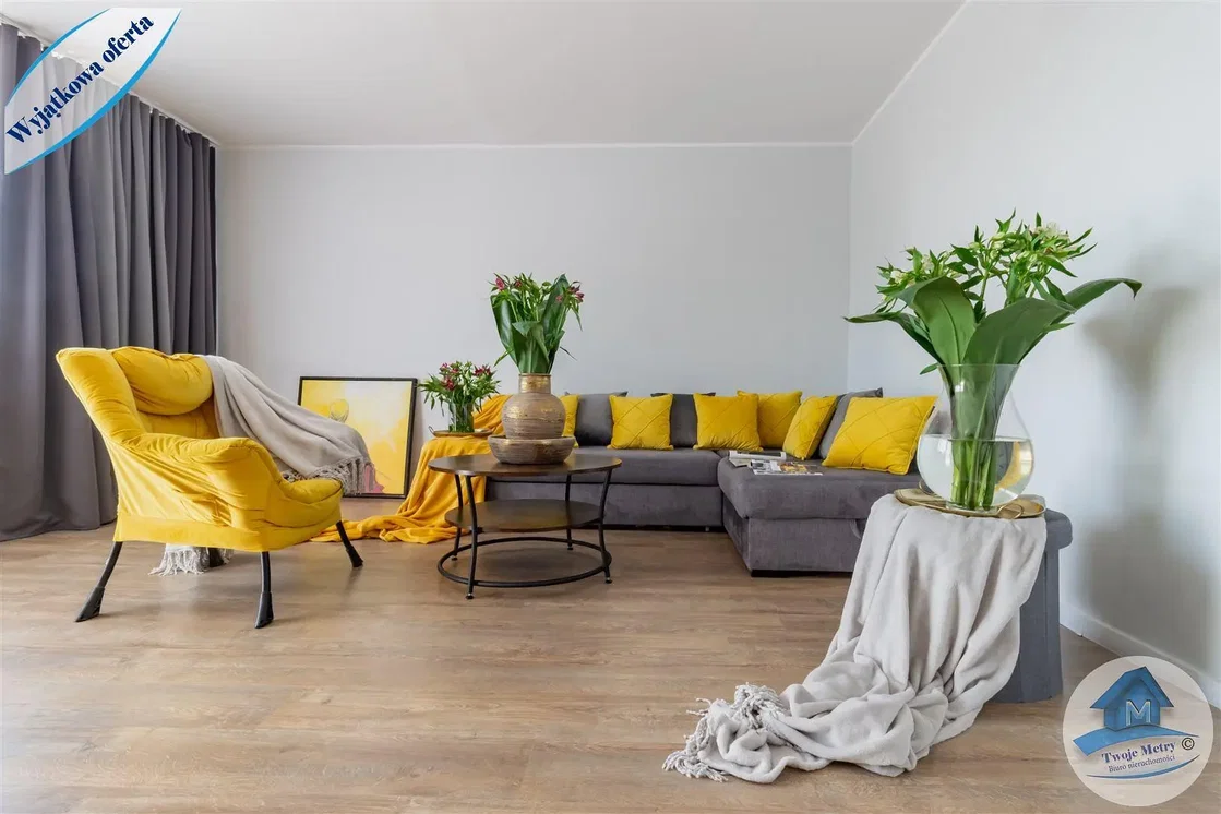 Wohnzimmer; holzboden, tageslicht, moderner stil