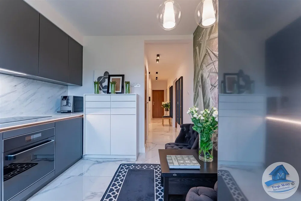 Cozinha; eletrodomésticos, renovado, luz natural, estilo moderno