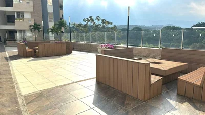 Terrazza; vista, pavimento in piastrelle, luce naturale