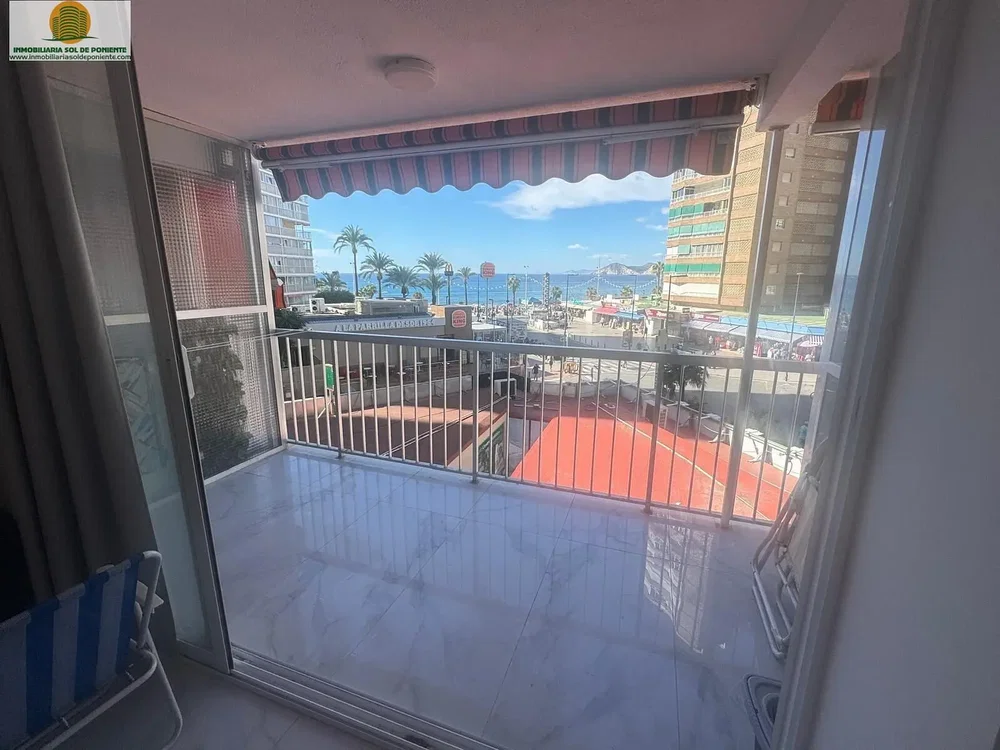 Balkon; pogled, pločice, prirodno svjetlo