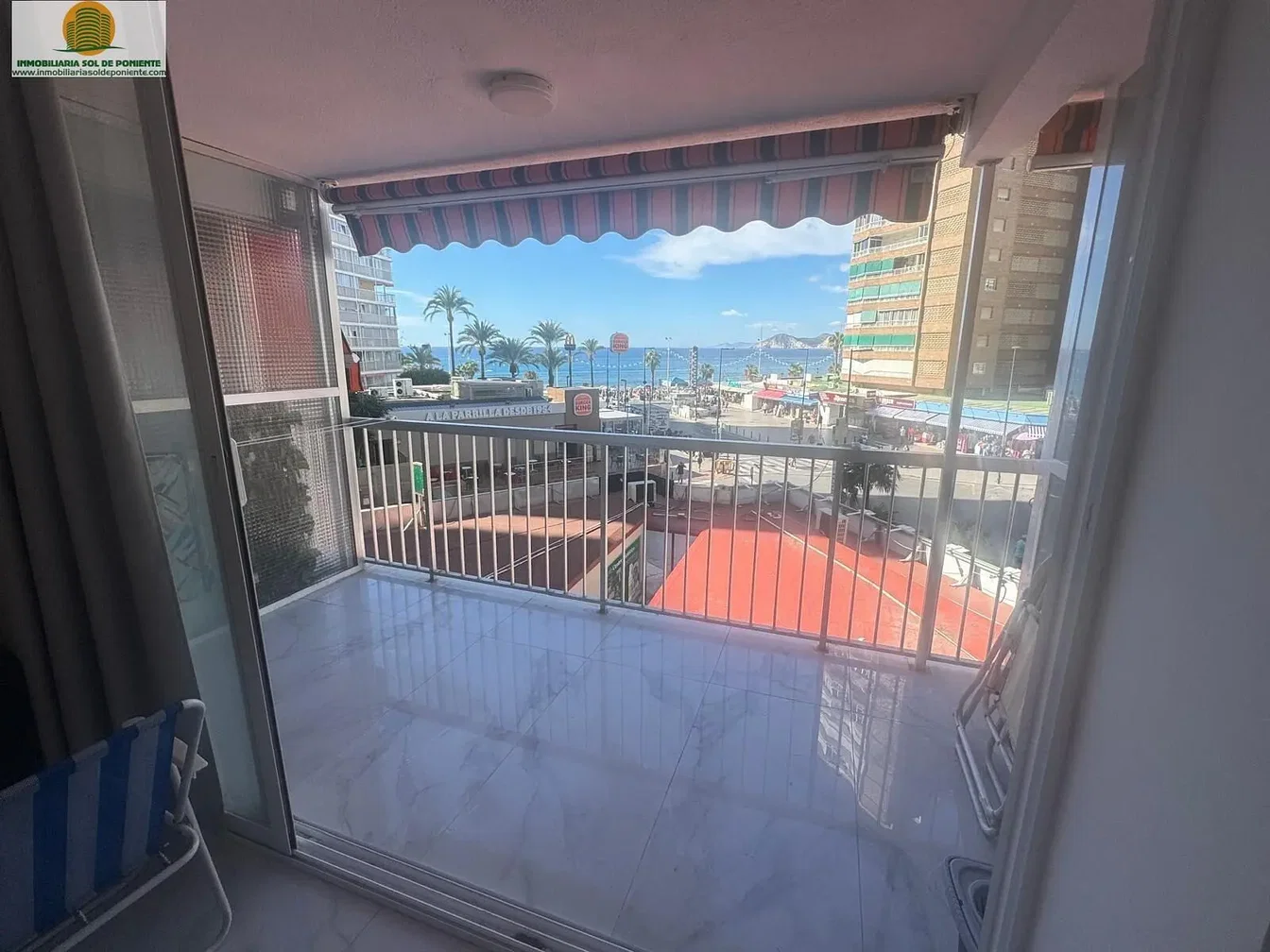 Balkon; pogled, pločice, prirodno svjetlo