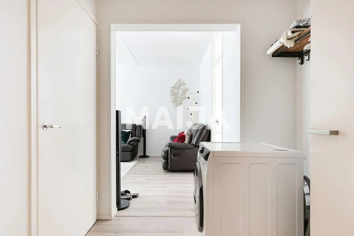 Altro; luce naturale, pavimento in legno