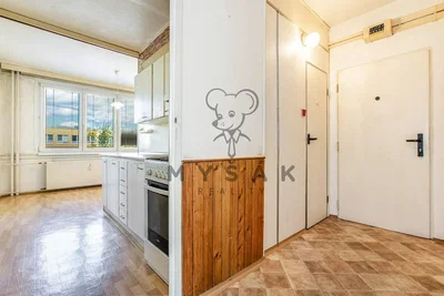 Keuken; tegelvloer, natuurlijk licht