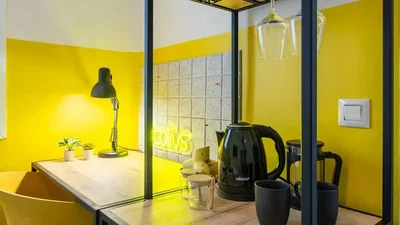Cucina; elettrodomestici, luce naturale